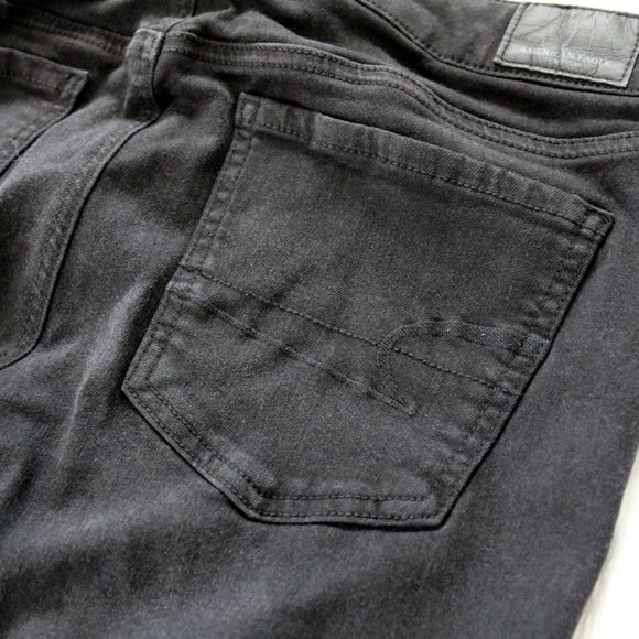AMERICAN EAGLE SUPER STRETCH BLACK SKINNY JEANS - Picture 3 of 4